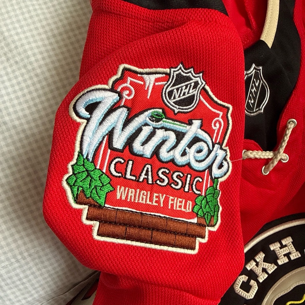 Chicago Blackhawks Red Hockey Jersey - Picture 5 of 8